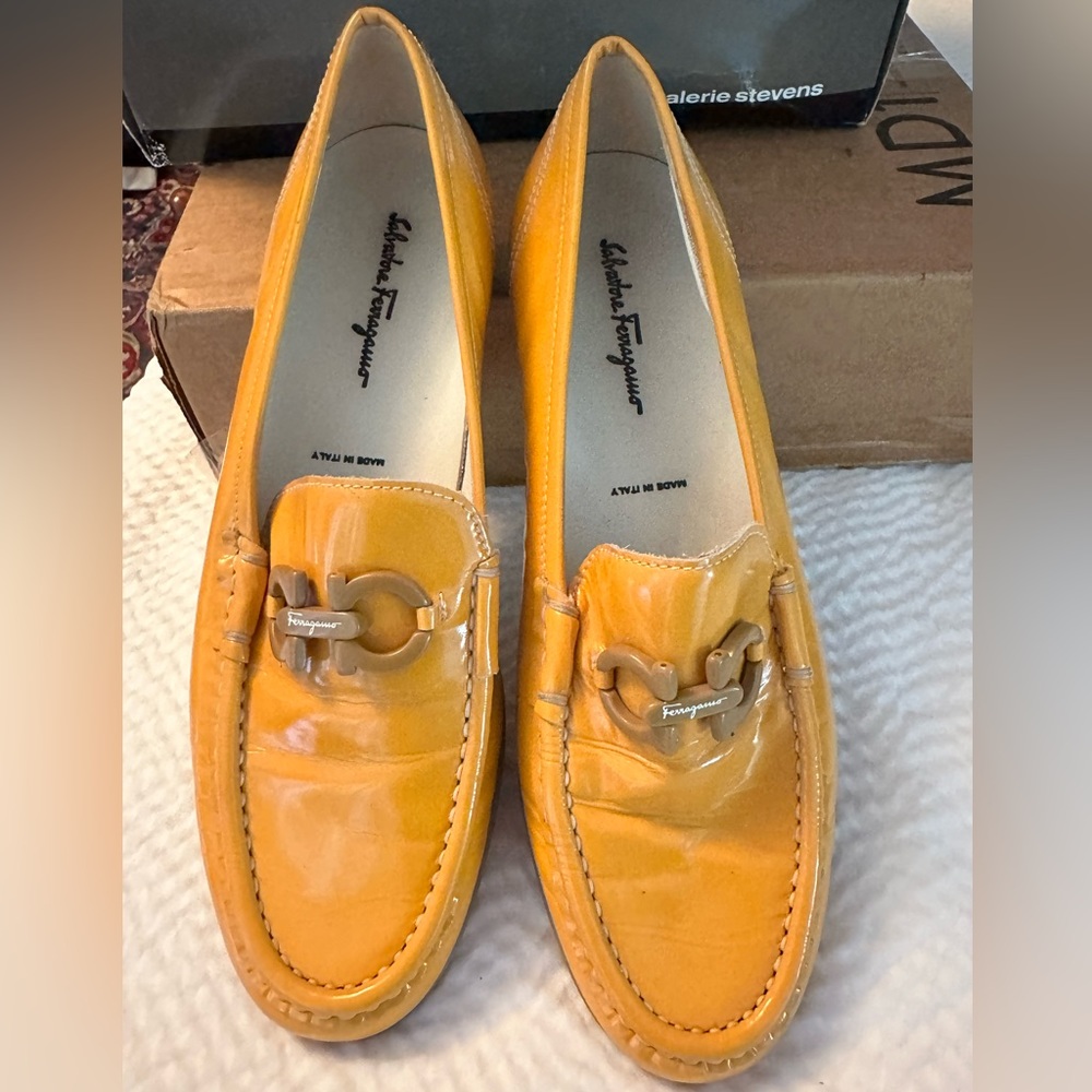 Salvatore Ferragamo yellow/gold driver shoes Size 7 pre-owned